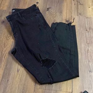 Old Navy Distressed Rockstar Super Skinny Ankle Black Jean. Size 12.